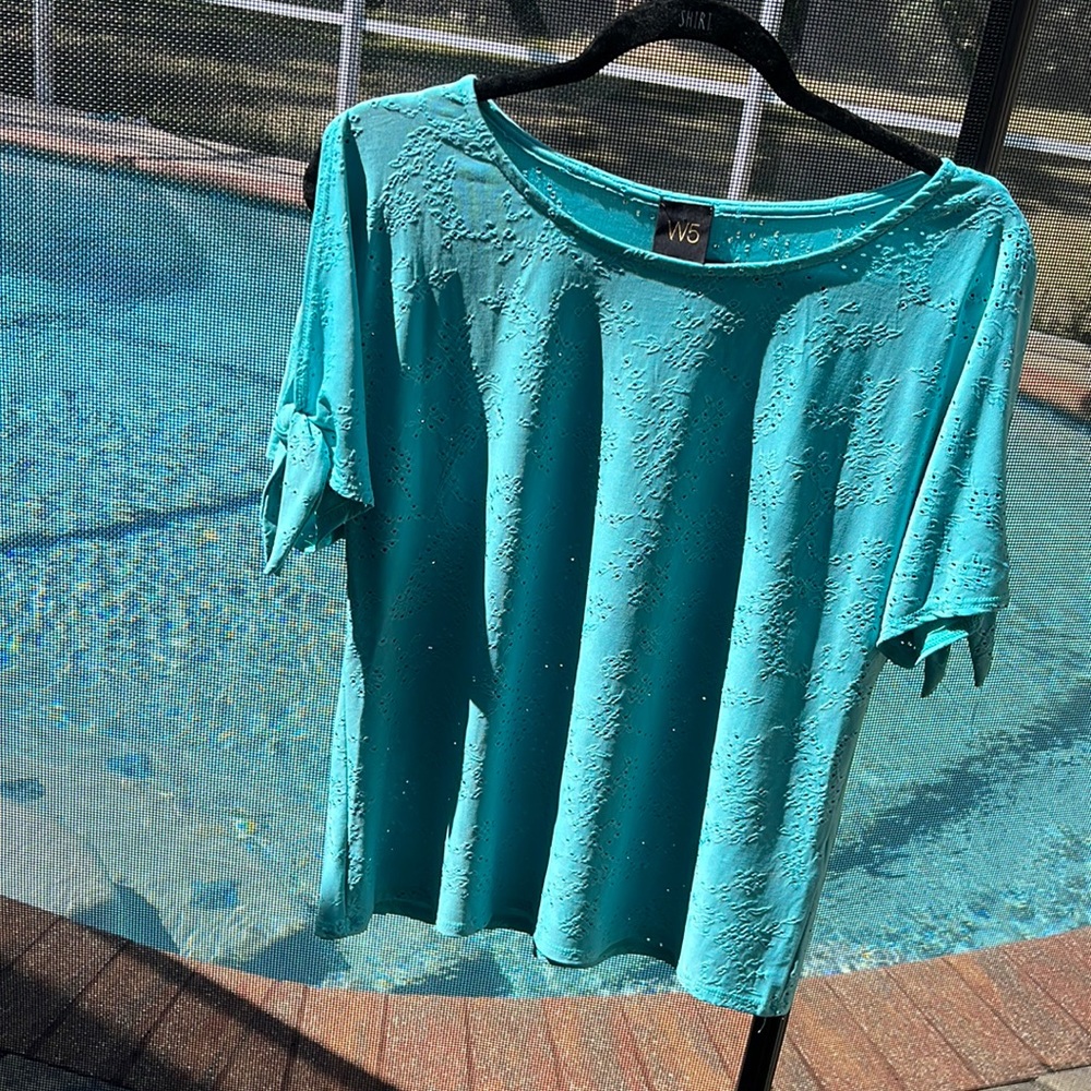 Turquoise, cold shoulder top size medium, never worn